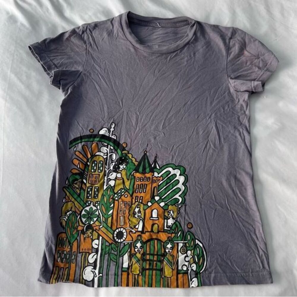 4/$20 T-Post dark gray graphic t-shirt, Welcome to Lesbian Town
